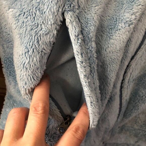 AS IS North Face XS Fuzzy Blue Sweater - Picture 4 of 9